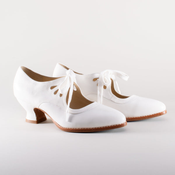 Gibson Edwardian Leather Shoes - Soft Ivory