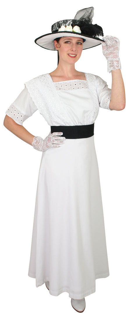 Minnie Powell, Fashion Designer