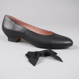 Waltz Edwardian Slipper - Black