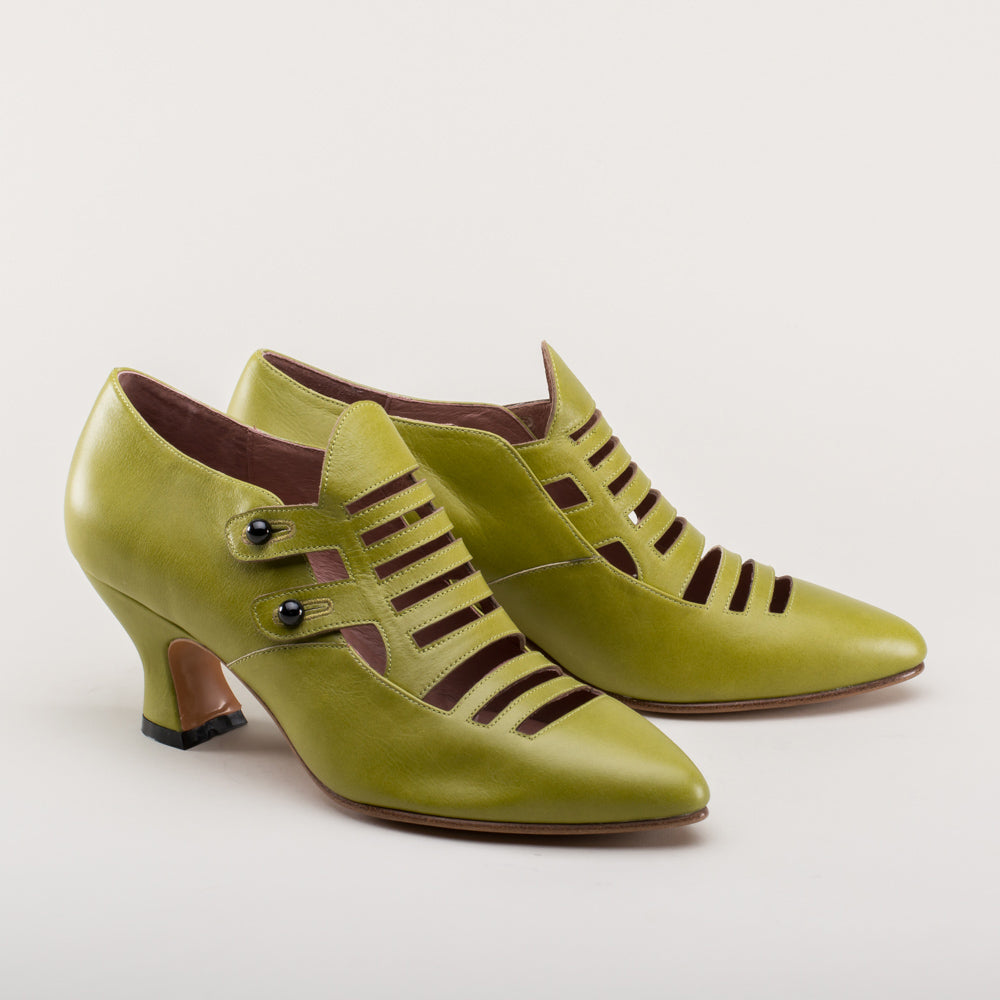 Endora Victorian Witch Shoes - Arsenic Green