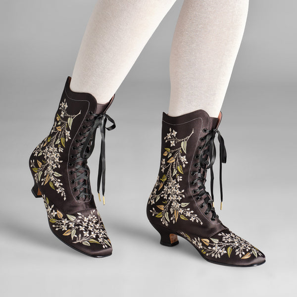 Flora Women's Embroidered Boots (Black)