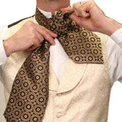 <p>How to Tie a Victorian Ascot - 7 Steps with Pictures</p>