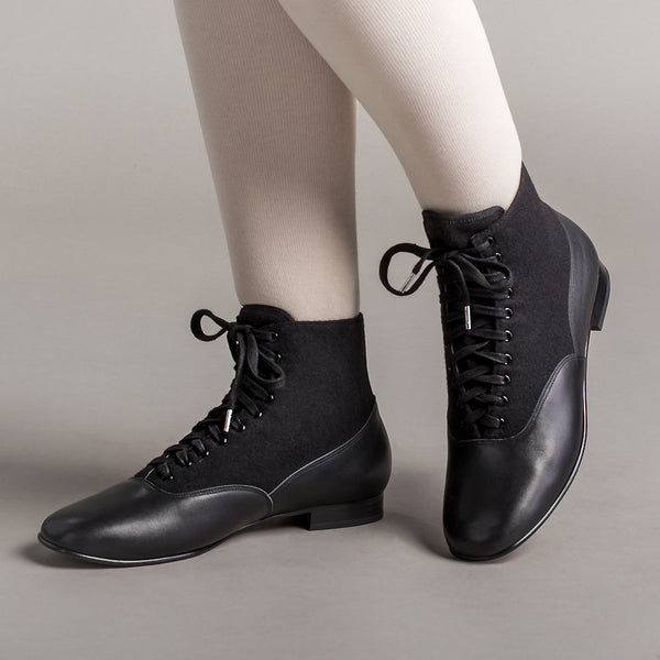Larkspur Wool/Leather Lace-Up Boots (Black/Black)