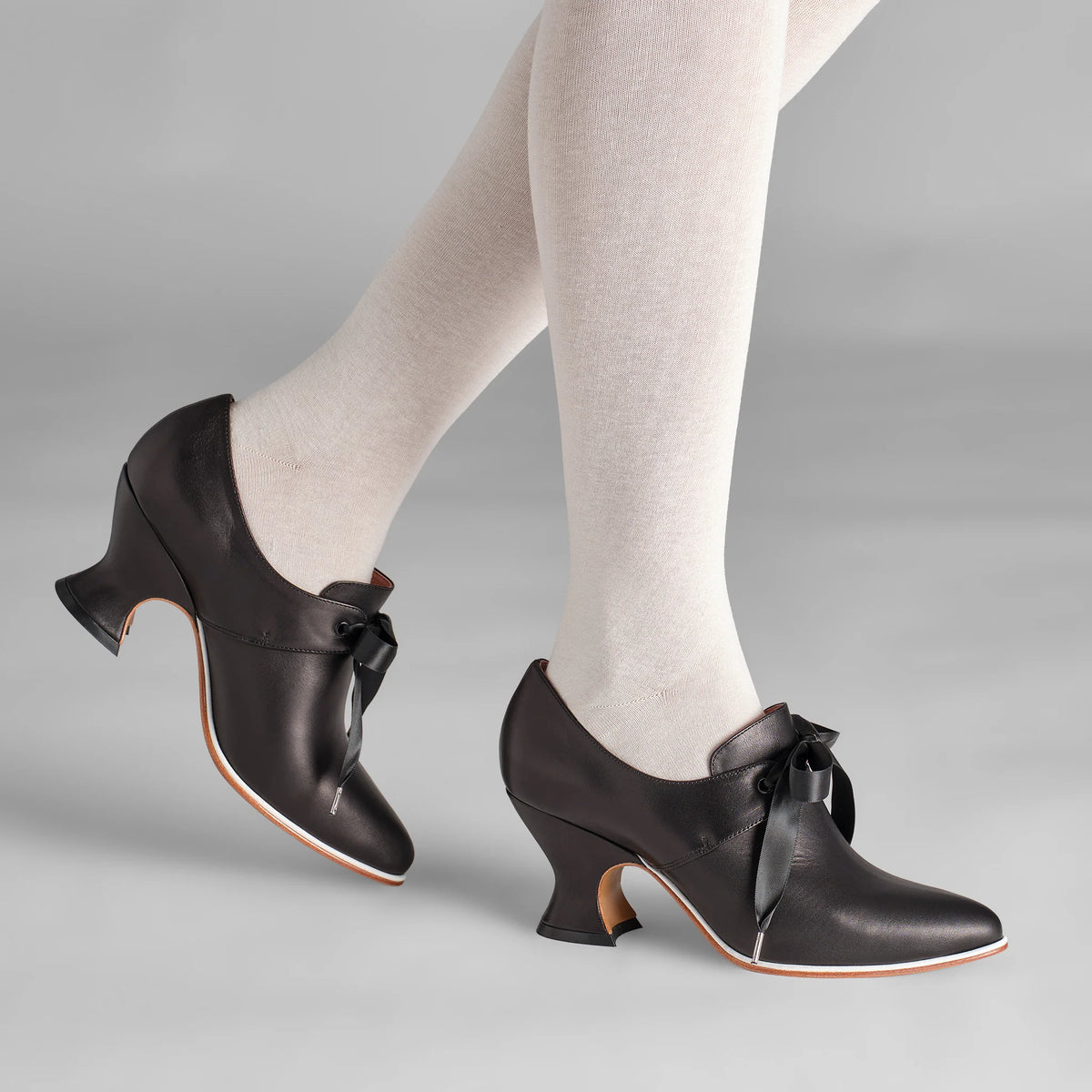 Pompadour 18th Century Leather Shoes (Black)