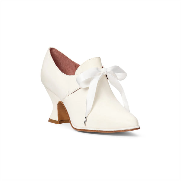 Pompadour 18th Century Leather Shoes - Ivory